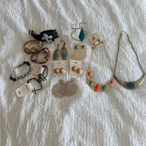 Mixed Women’s Jewelry Set – Coral & Teal Statement Necklace with Silver Accent